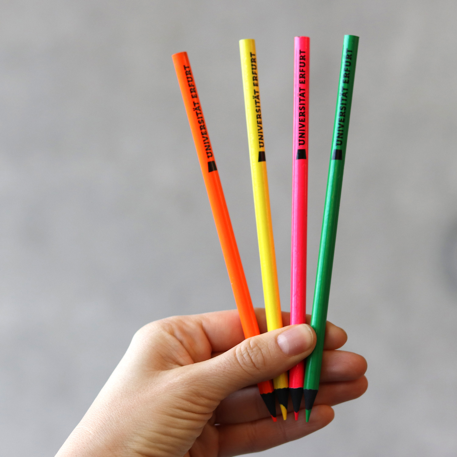 Textmarker in verschiedenen Farben mit Logo